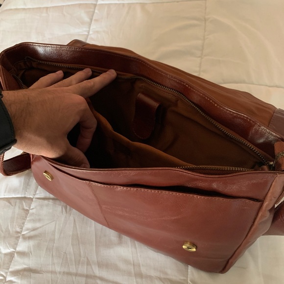 Estalon Leather Messenger Bag/Briefcase - Picture 4 of 6